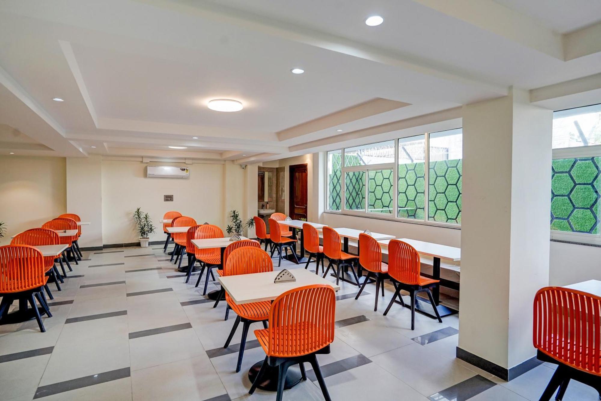 Hotel O Parkinn غورغاون المظهر الخارجي الصورة